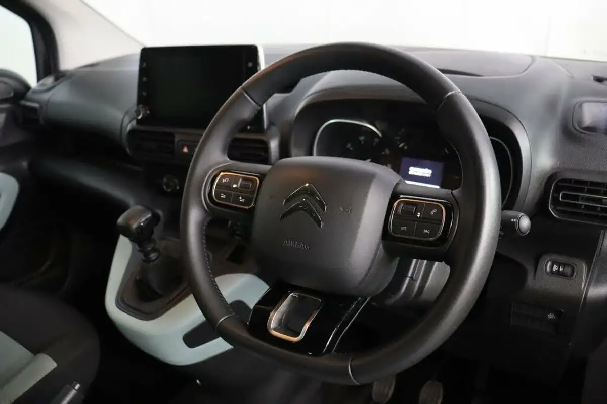 2019-citroen-berlingo-12-puretech-feel-m-size-big-21