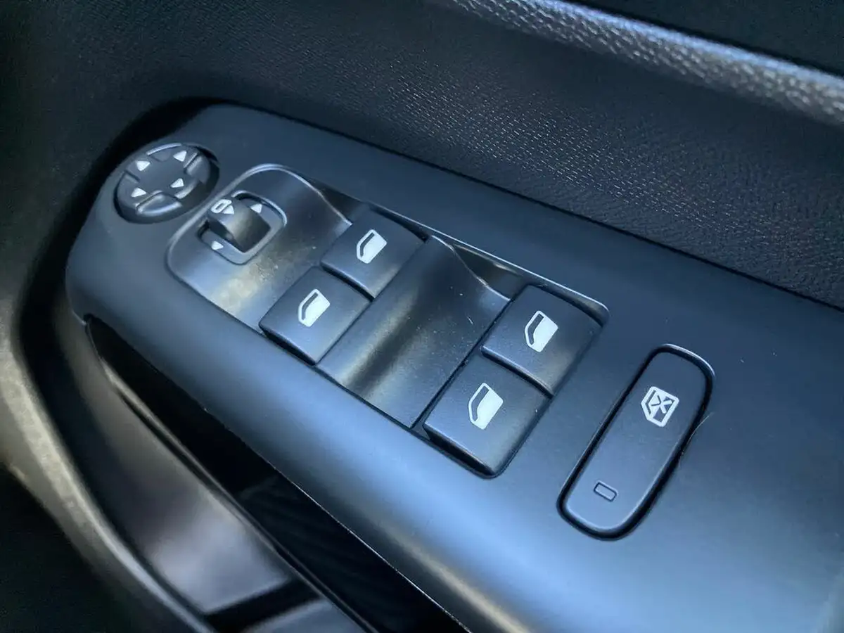 2022-citroen-c5-aircross-12-puretech-shine-ss-eat8-big-41