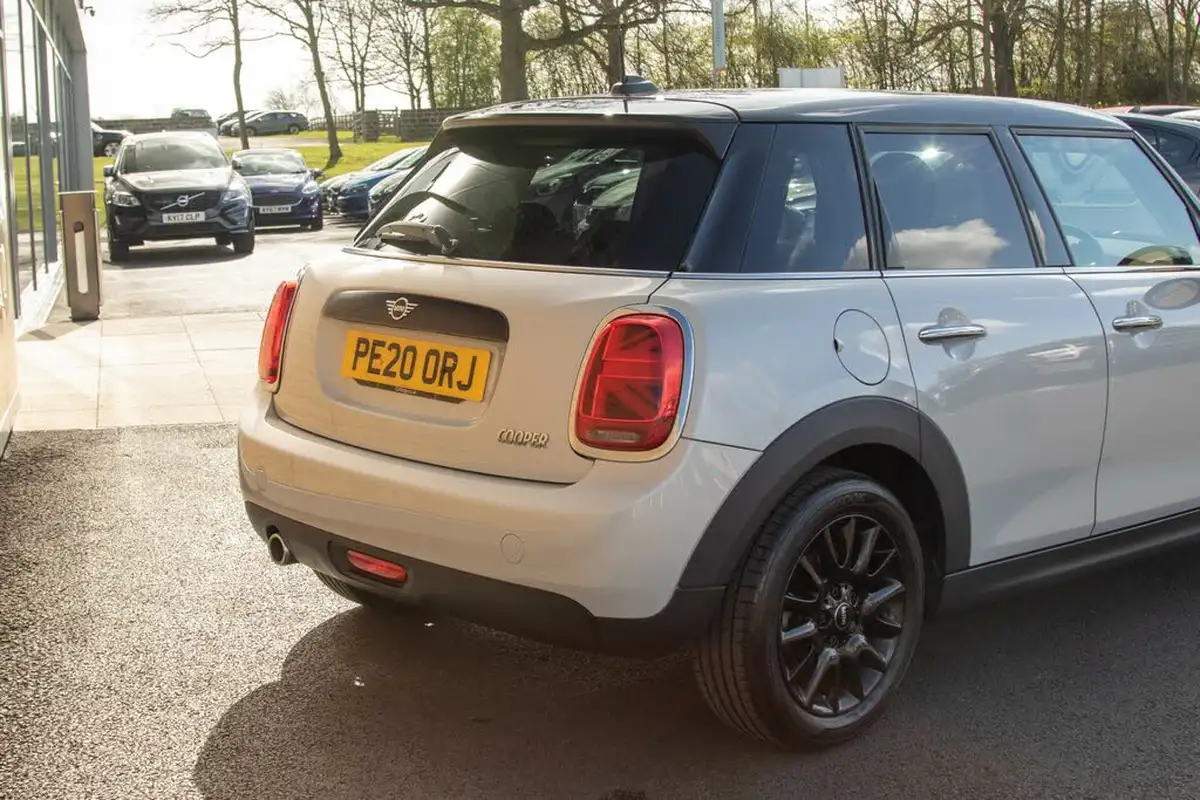 2020-mini-countryman-15-cooper-classic-auto-big-8