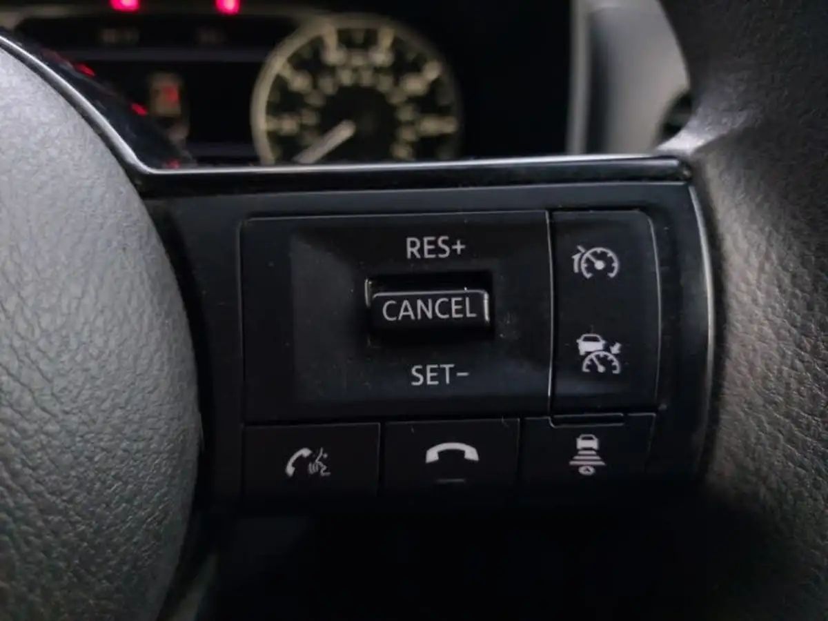 2021-nissan-qashqai-13-dig-t-visia-big-13