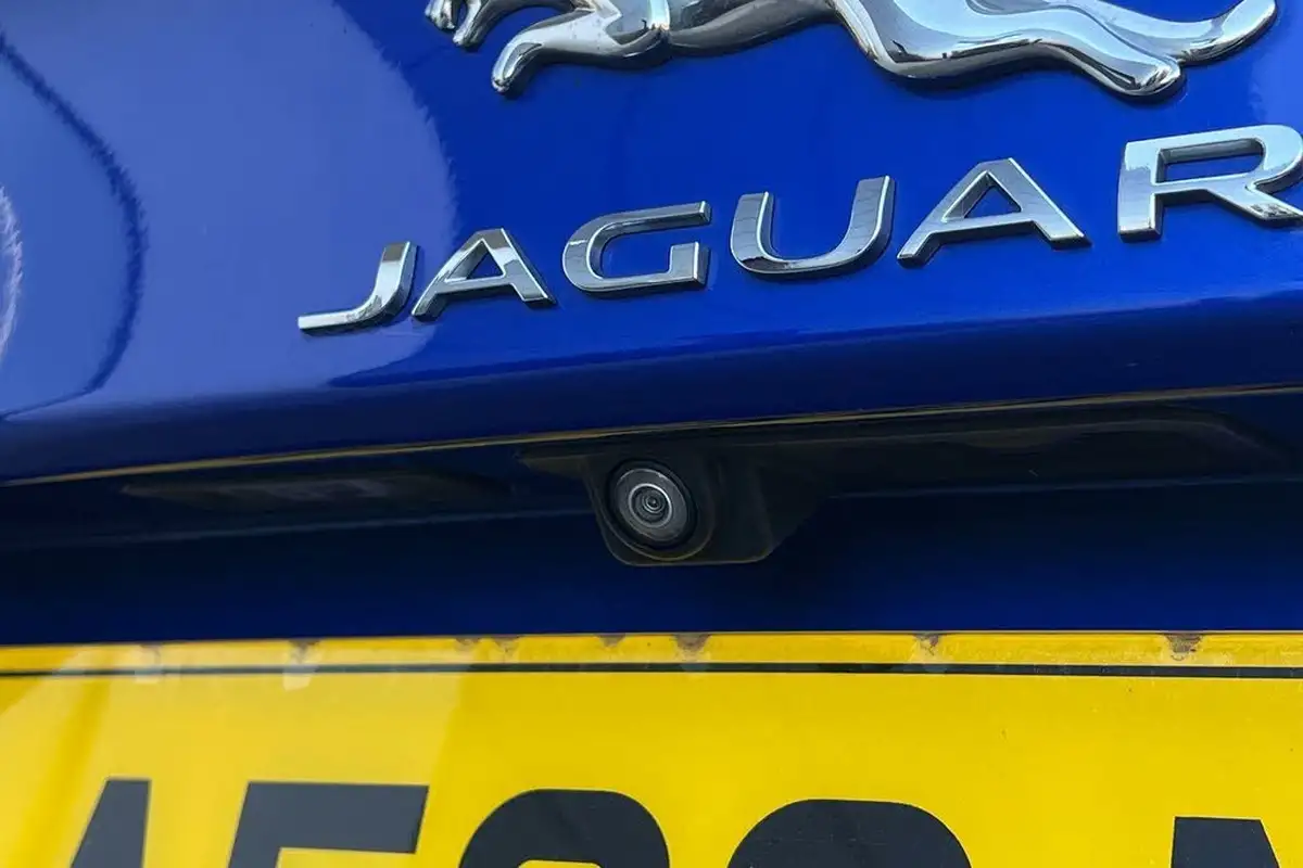 2020-jaguar-xe-20i-r-dynamic-s-250ps-big-26