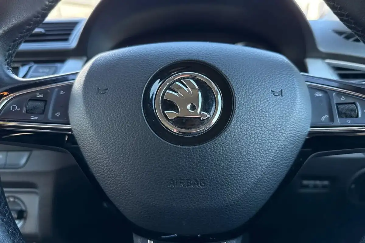 2018-skoda-fabia-10-tsi-colour-edition-ss-big-32