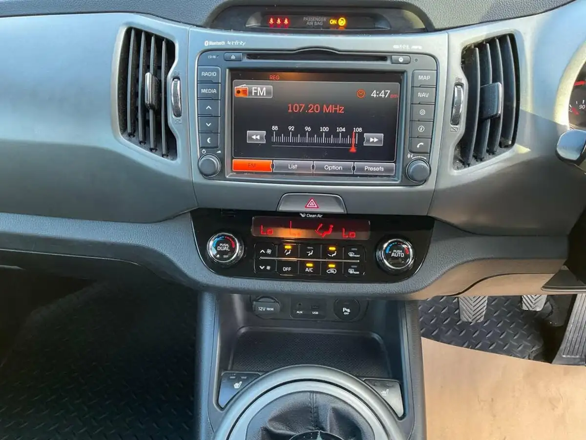 2014-kia-sportage-17-crdi-3-sat-nav-big-16