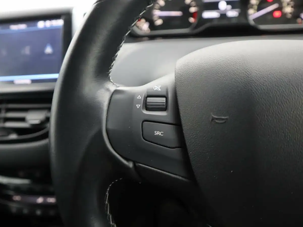 2019-peugeot-208-12-puretech-tech-edition-82bhp-big-28