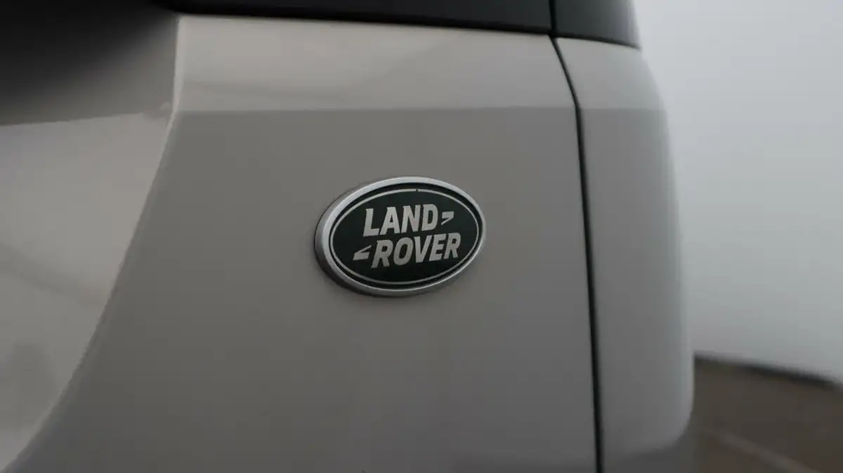 2022-land-rover-range-rover-evoque-15-p300e-evoque-edition-big-22