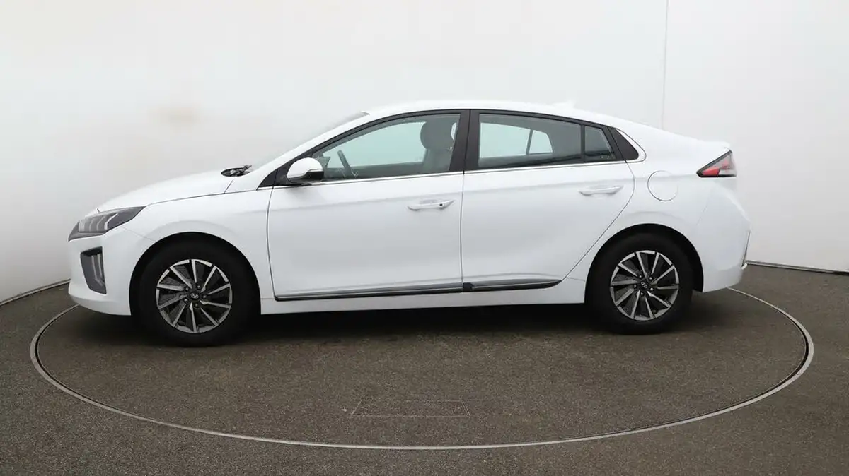 2022-hyundai-ioniq-e-premium-electric-big-57