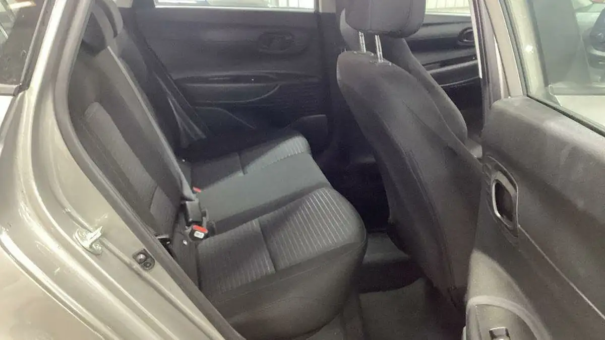 2022-hyundai-i20-10-t-gdi-se-connect-eclutch-imt-big-5