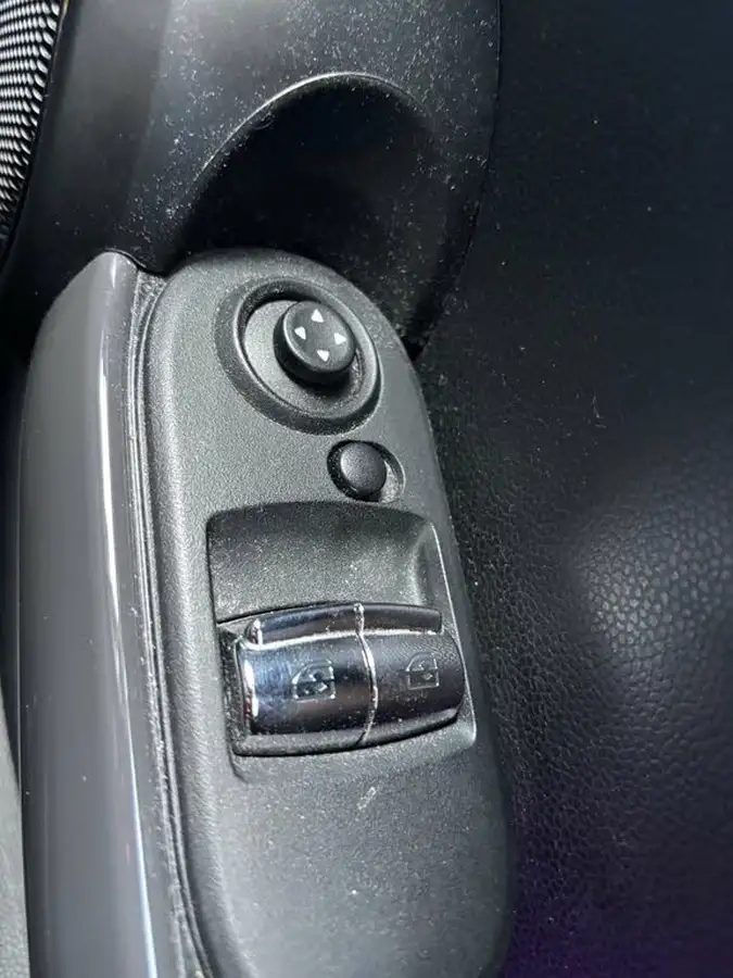 2019-mini-cooper-15-cooper-classic-hatchback-3d-auto-big-24
