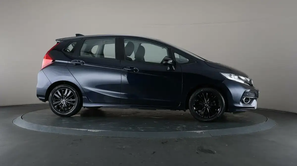 2019-honda-jazz-15-i-vtec-sport-cvt-big-48