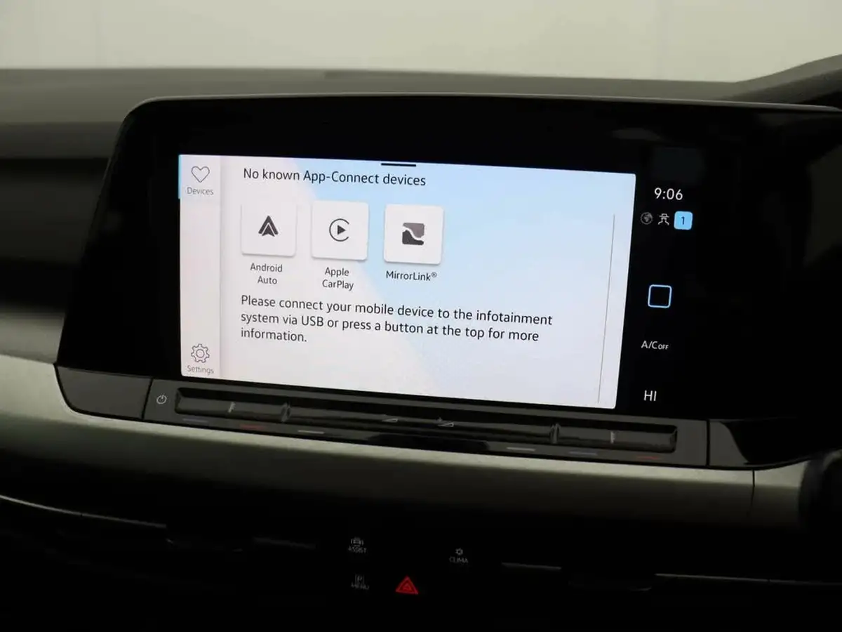 2021-volkswagen-golf-10-tsi-life-hatchback-big-37