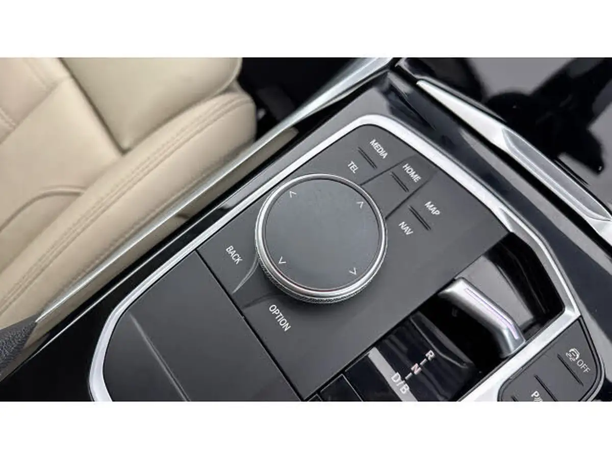 2023-bmw-i4-e-edrive35-sport-big-35