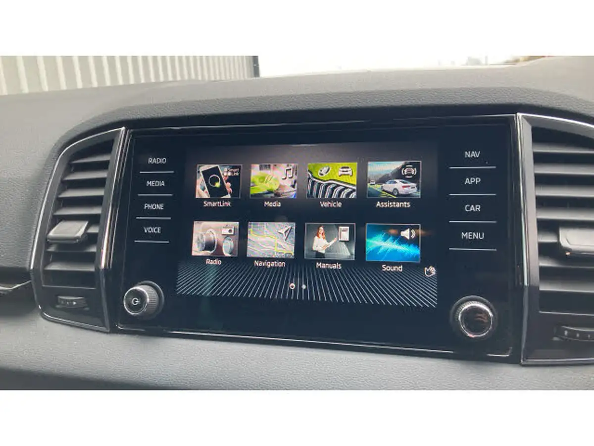 2022-skoda-karoq-15-tsi-se-l-dsg-big-25