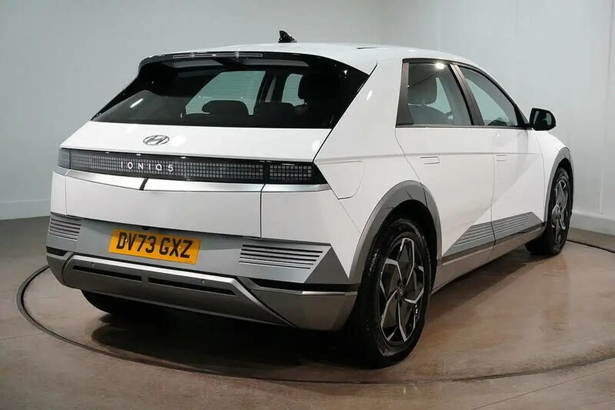 2023-hyundai-ioniq-5-e-premium-228ps-77kwh-rwd-big-9