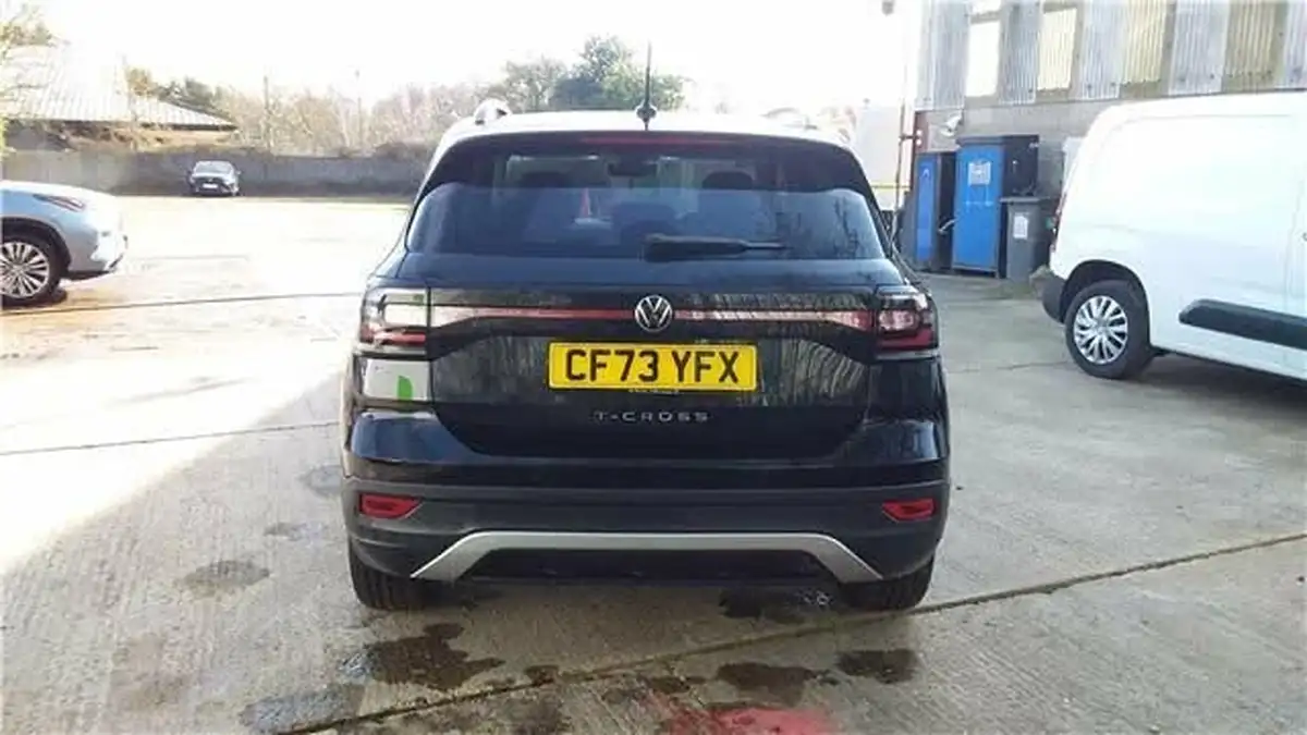 2023-volkswagen-t-cross-10-tsi-black-edition-110ps-big-6