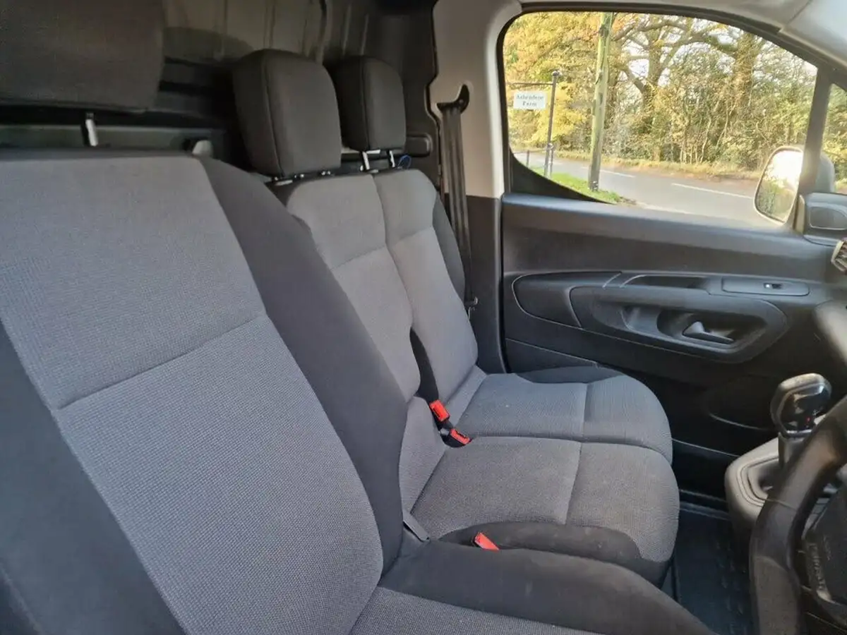 2019-peugeot-partner-15-bluehdi-1000-professional-100ps-eu6dt-panel-big-17