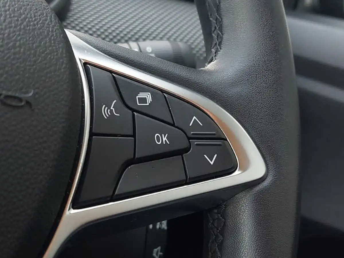 2021-dacia-sandero-10-tce-comfort-90bhp-big-18
