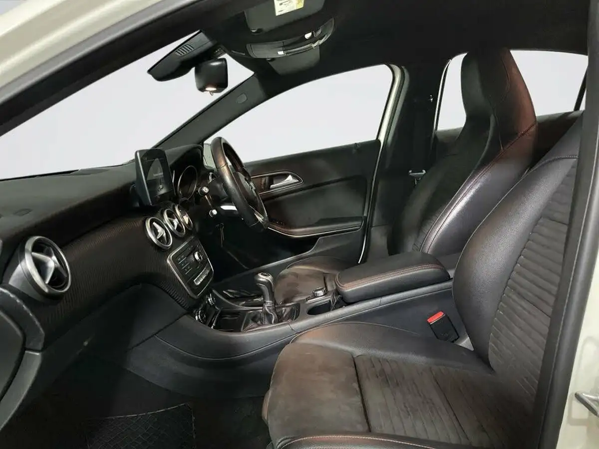 2016-mercedes-benz-a-class-16-a160-amg-line-ss-big-12