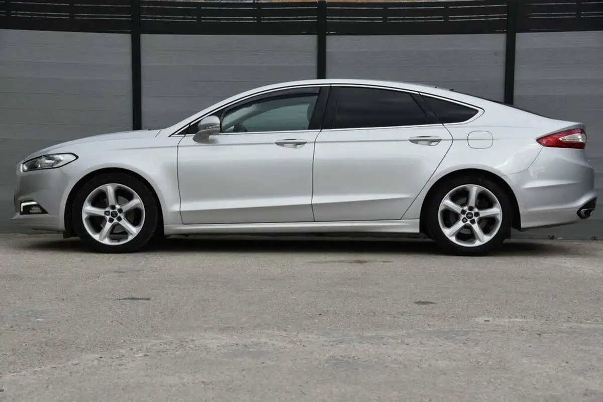 2016-ford-mondeo-20tdci-titanium-180ps-hatchback-big-5