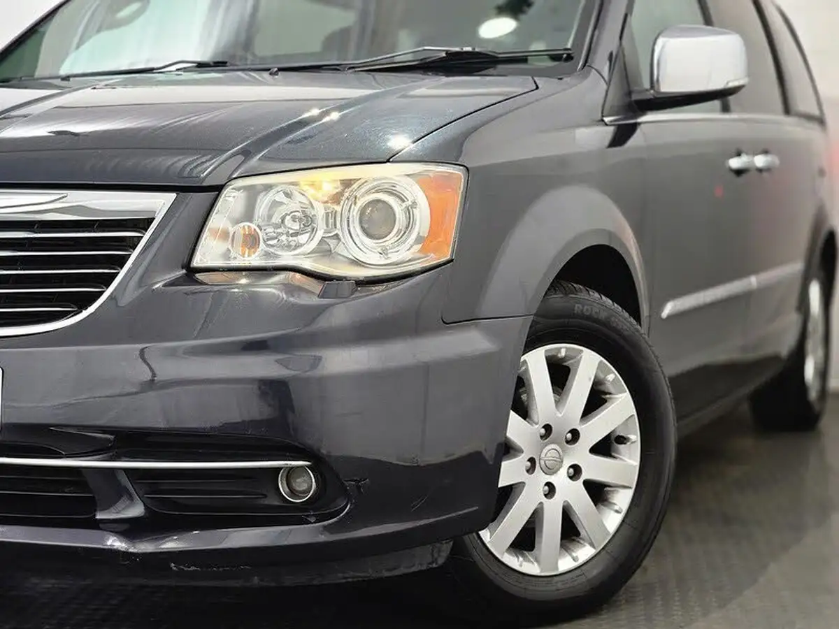 2014-chrysler-grand-voyager-28td-limited-big-11