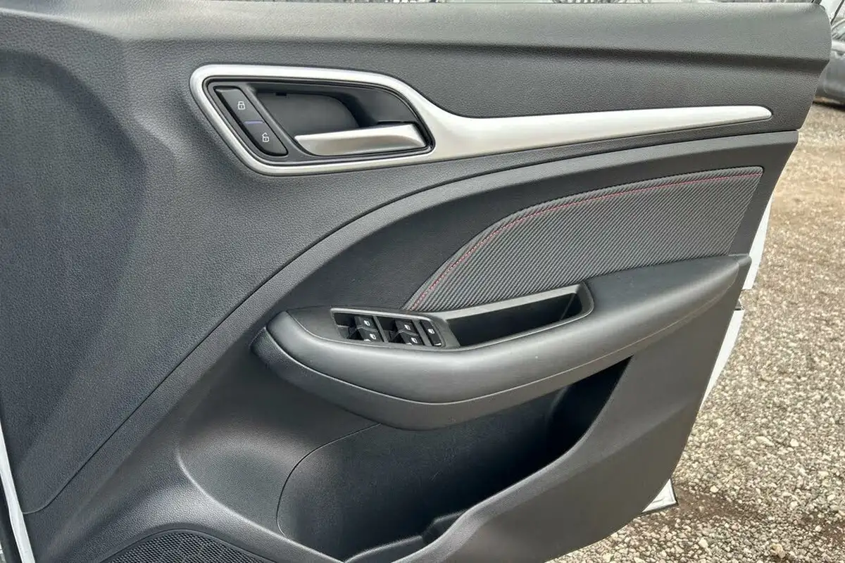 2021-mg-zs-suv-15-vti-tech-exclusive-big-27