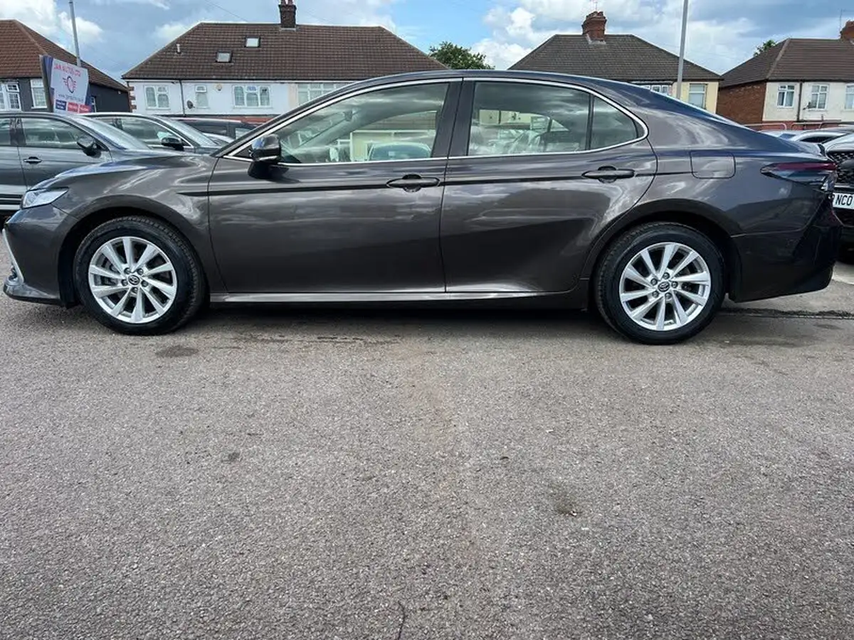 2021-toyota-camry-25-vvt-i-design-big-23