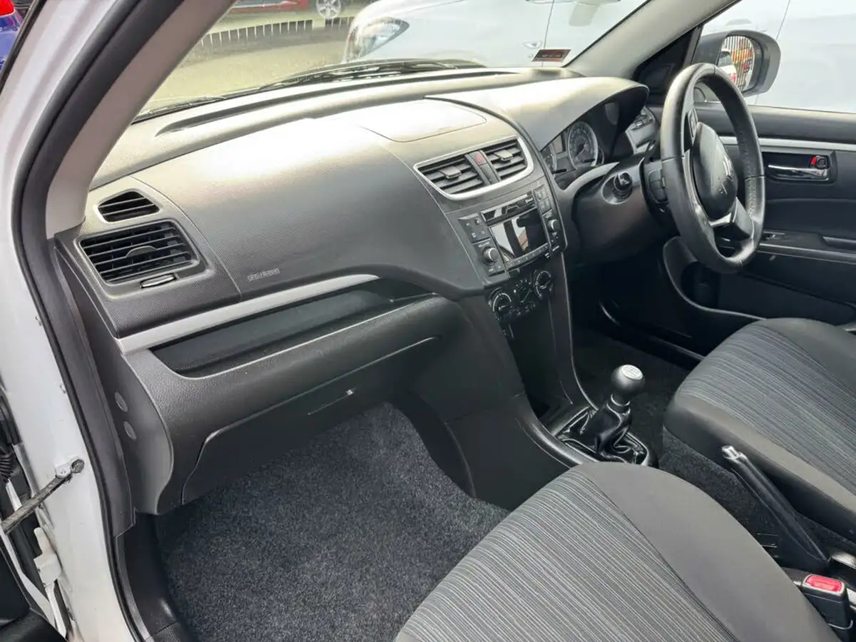 2014-suzuki-swift-12-sz3-94ps-5d-big-15