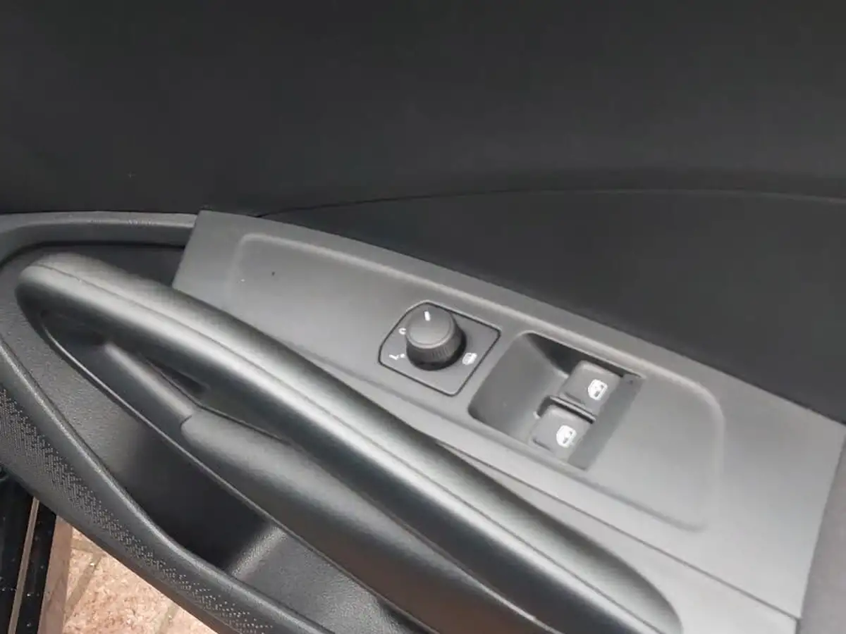 2024-skoda-fabia-10-tsi-se-comfort-116ps-dsg-big-11
