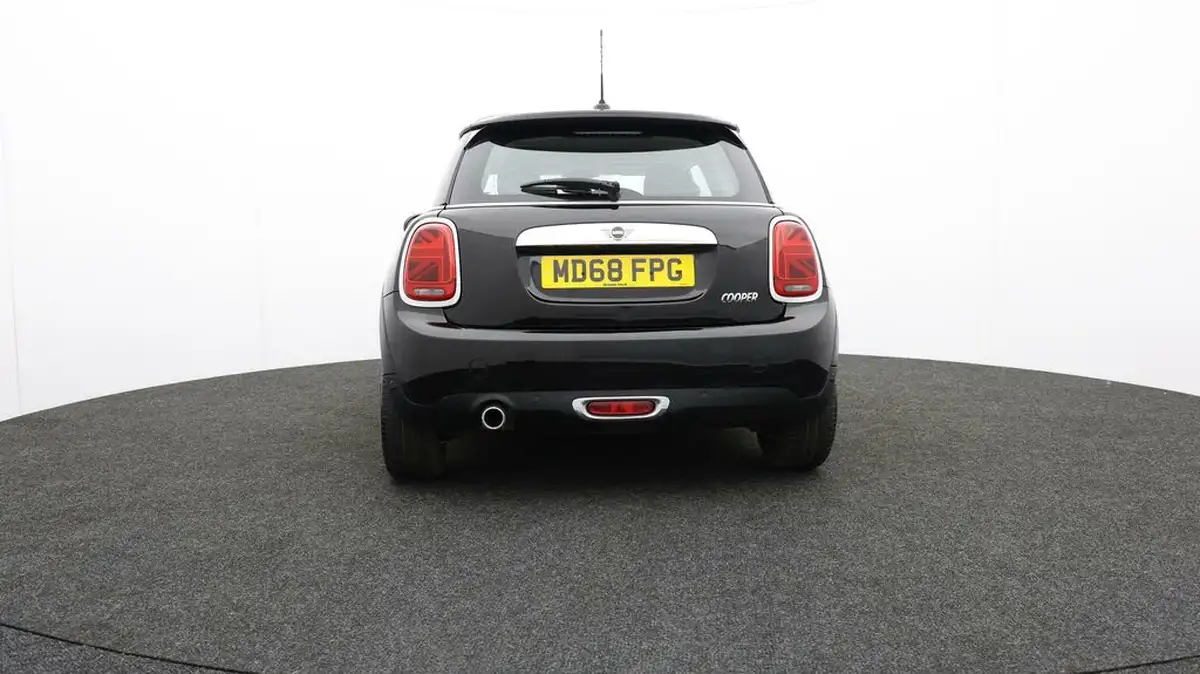 2019-mini-cooper-15-cooper-exclusive-134bhp-ss-hatchback-3d-auto-big-26