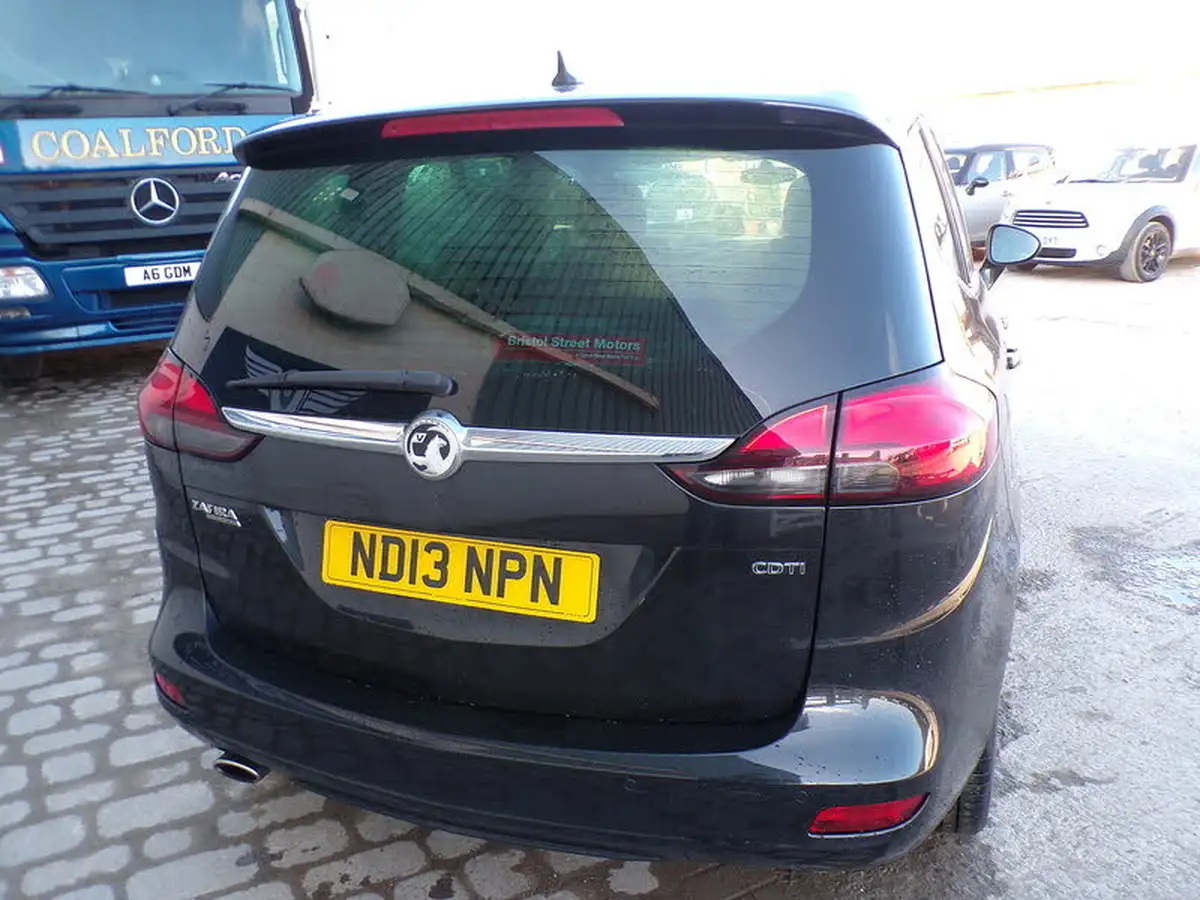 2013-vauxhall-zafira-tourer-20cdti-sri-big-7