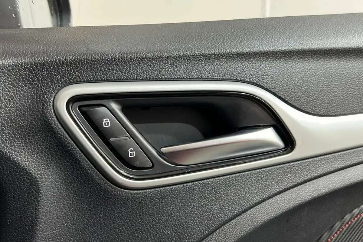 2023-mg-zs-suv-15-vti-tech-exclusive-big-36