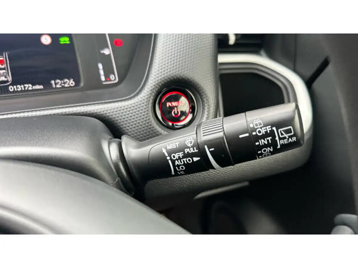 2022-honda-jazz-15-i-mmd-se-109ps-big-25