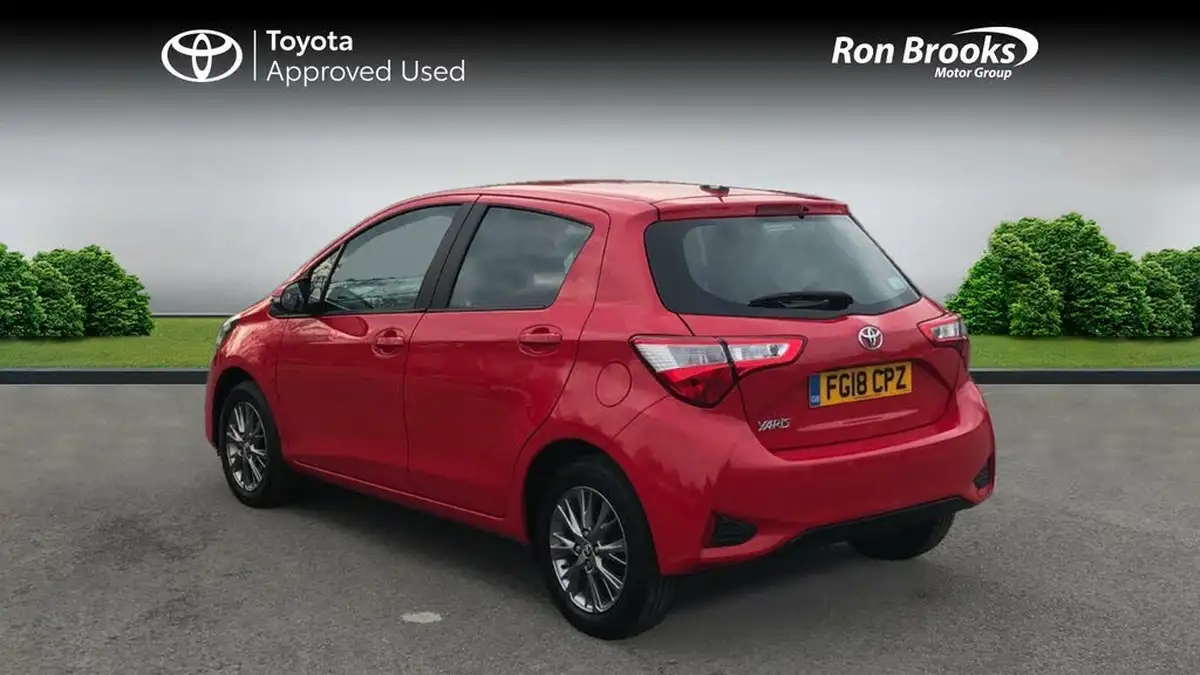 2018-toyota-yaris-15-vvt-i-icon-navi-big-3