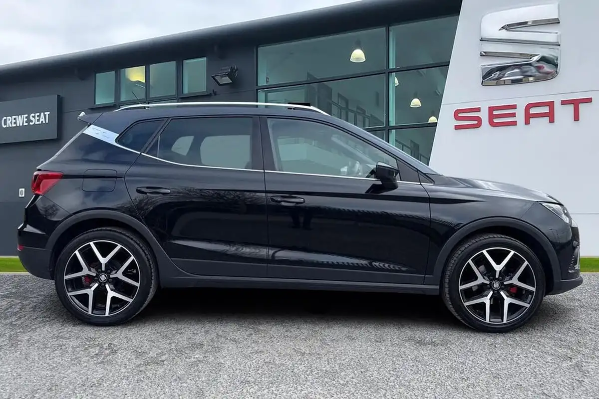 2021-seat-arona-10-tsi-fr-red-edition-big-2