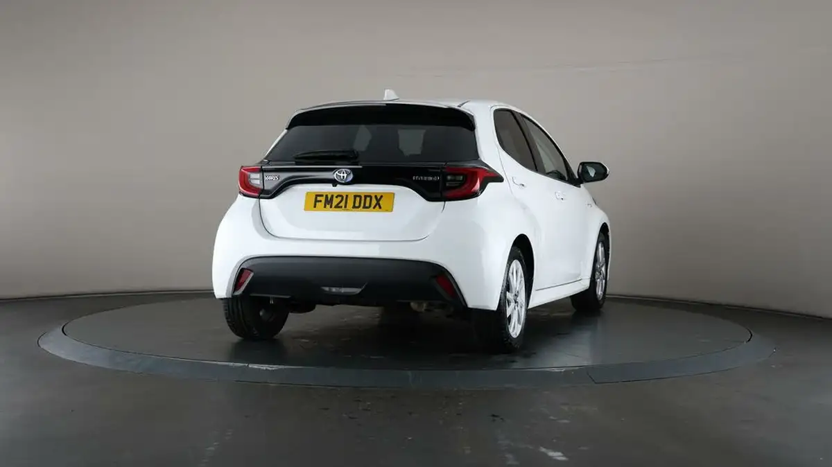 2021-toyota-yaris-15-vvt-i-design-big-66