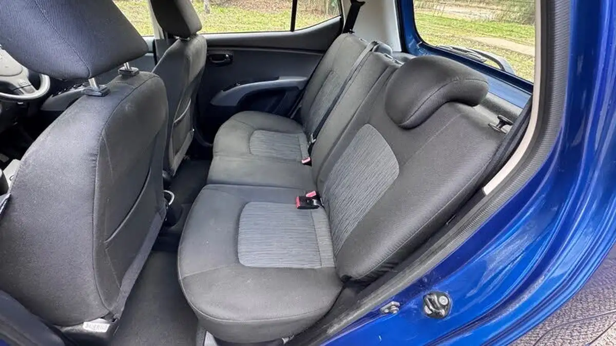 2011-hyundai-i10-12-active-big-18