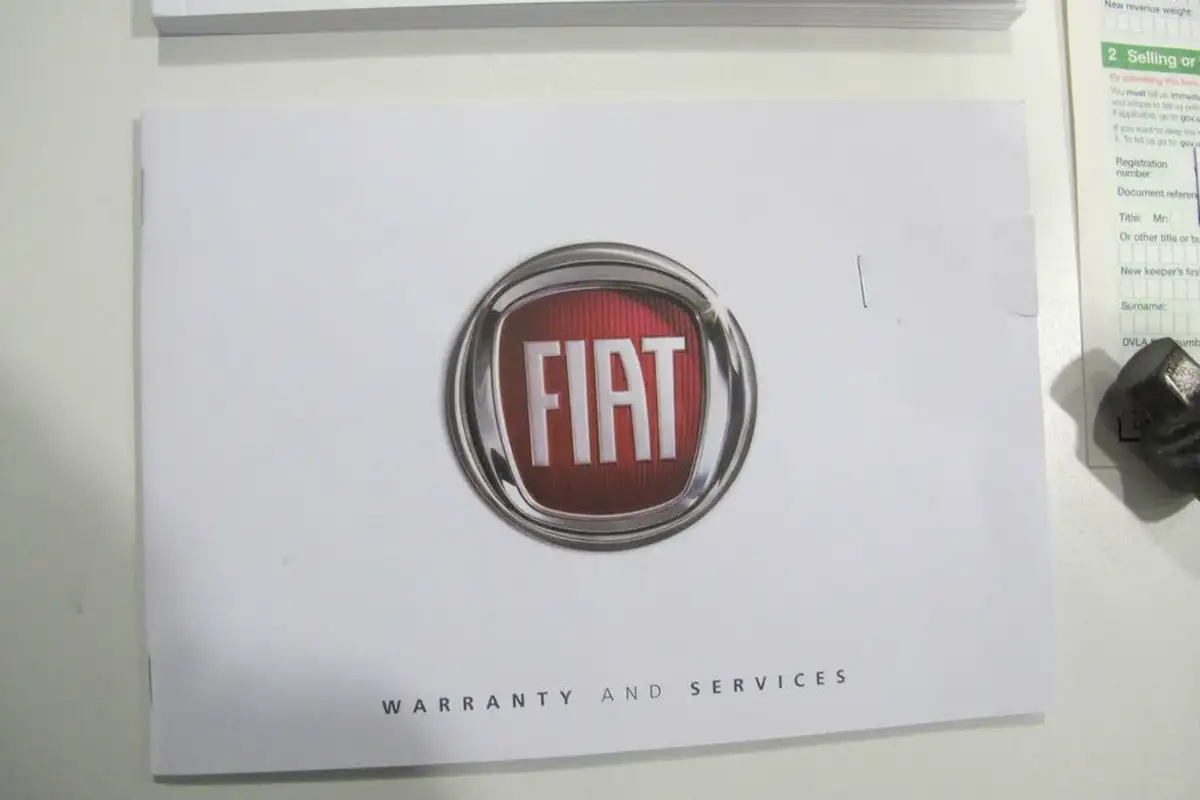 2021-fiat-500-10-lounge-big-56