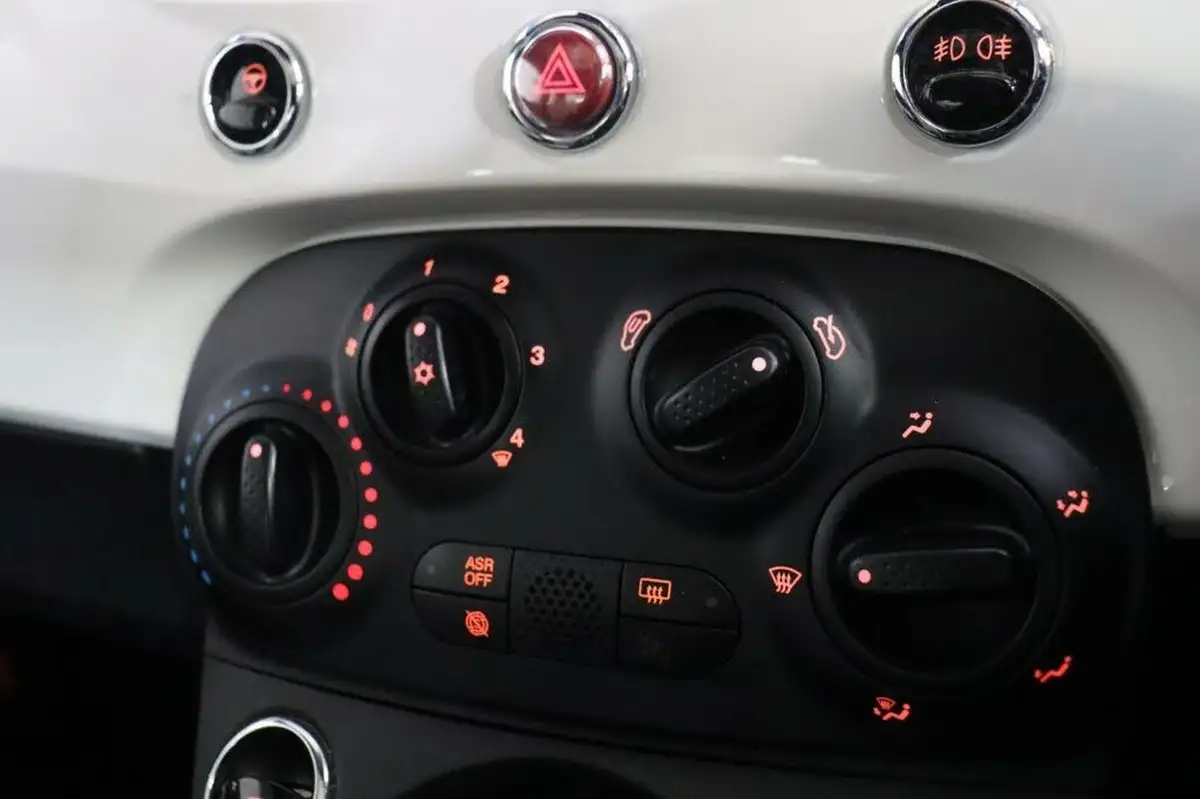 2022-fiat-500-10-dolcevita-big-26