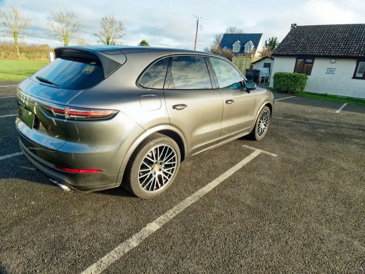 2019-porsche-cayenne-30-v6-s-big-21
