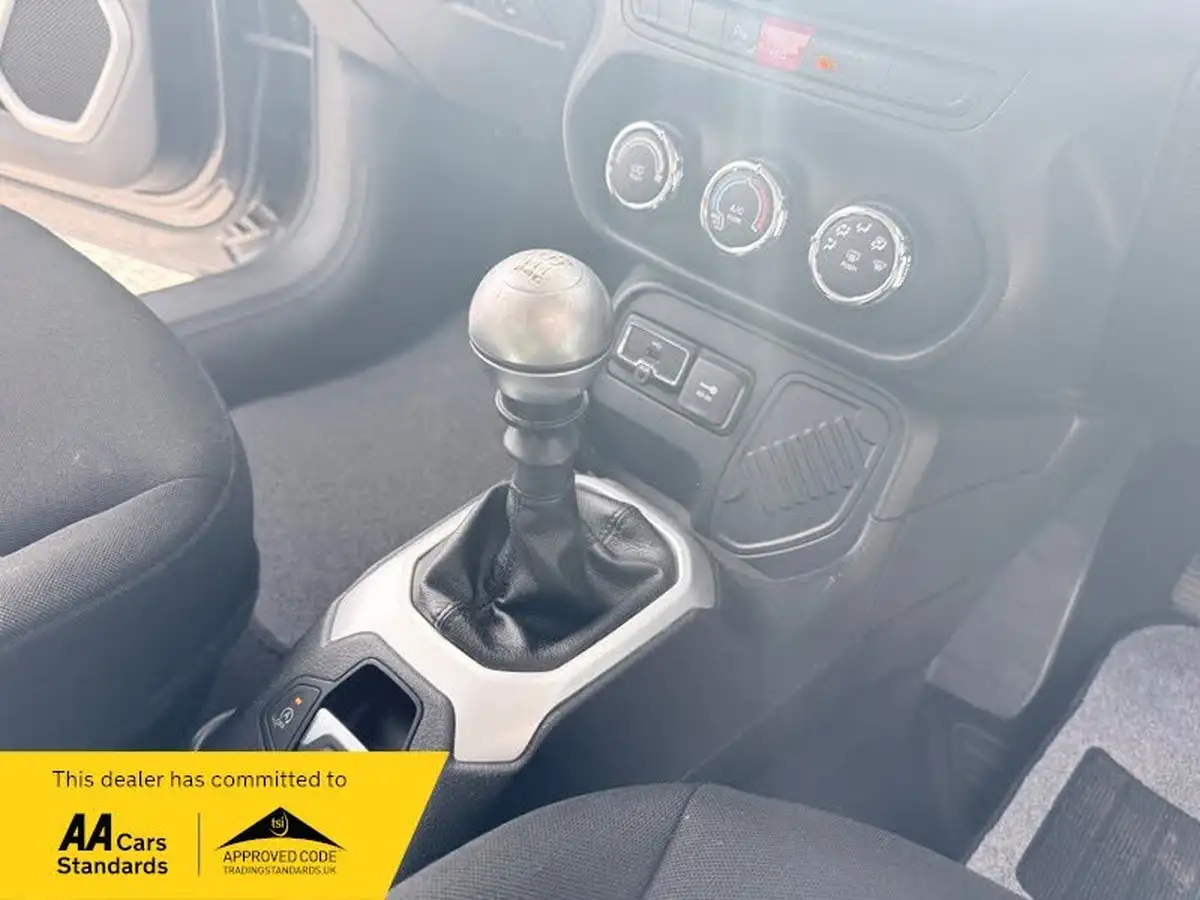 2017-jeep-renegade-14-multiair-ii-longitude-big-11