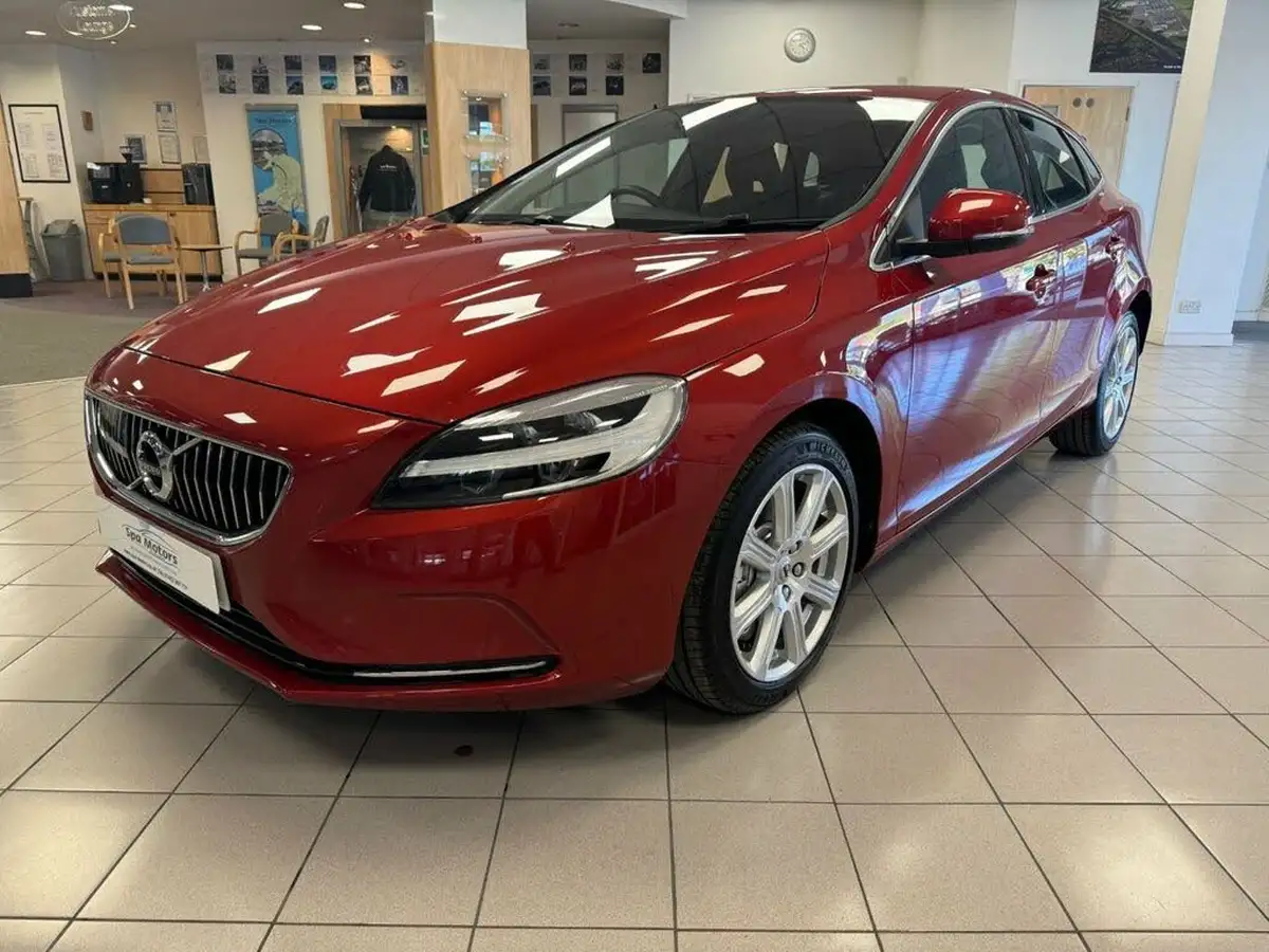 2018-volvo-v40-15-t3-inscription-big-2