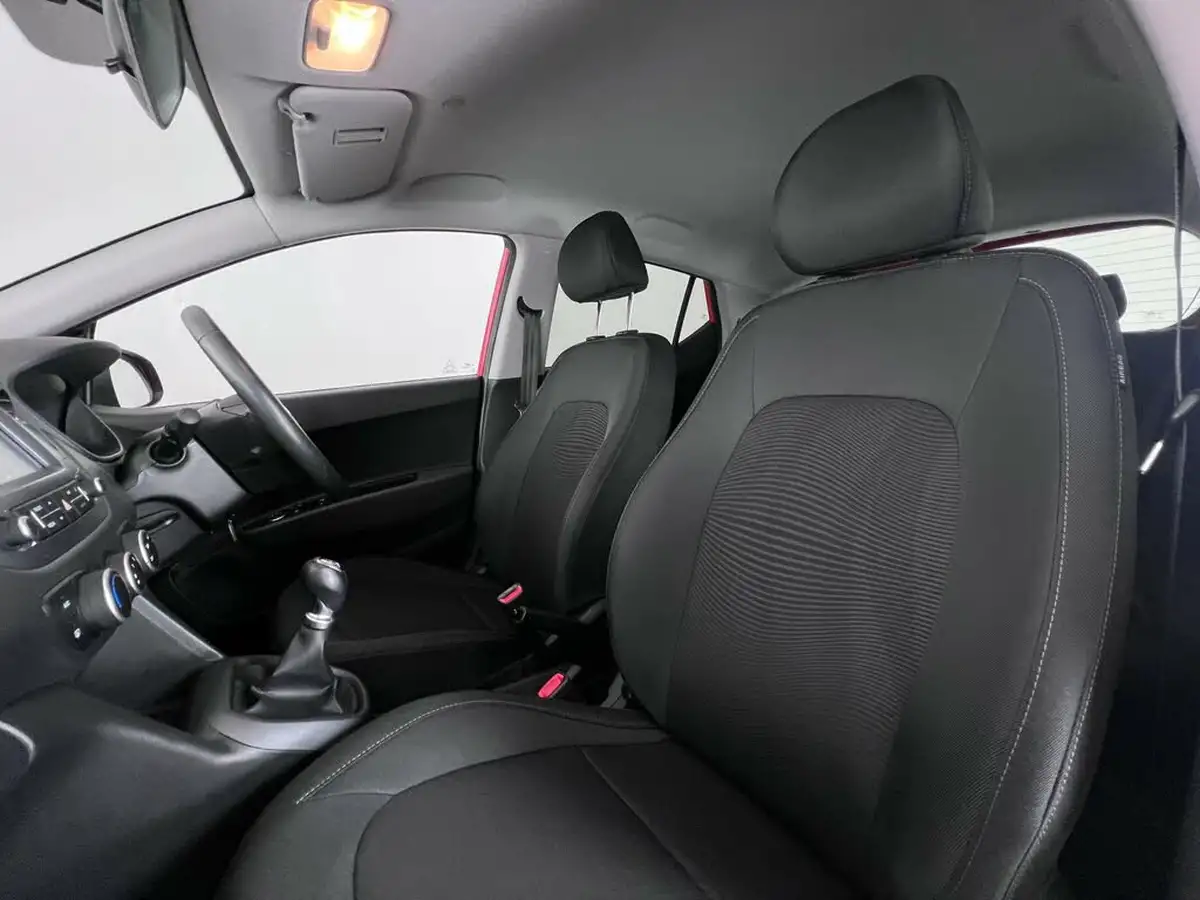 2019-hyundai-i10-10-play-big-11