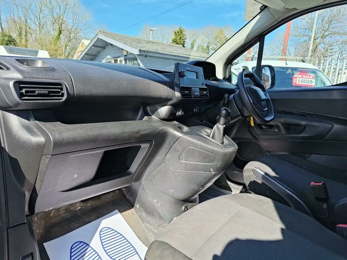 2020-peugeot-partner-15-bluehdi-950-s-100pseu6dt-e-ss-panel-big-6