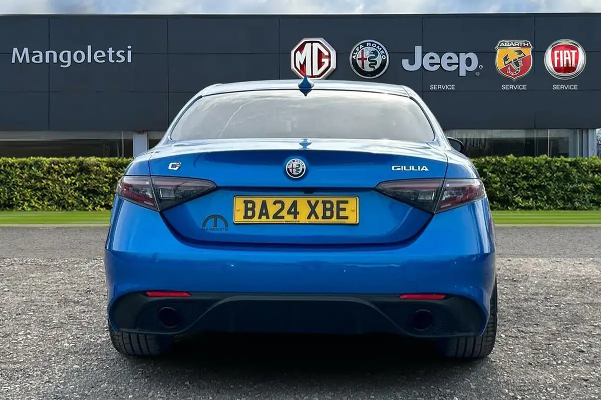 2024-alfa-romeo-giulia-20-veloce-big-6