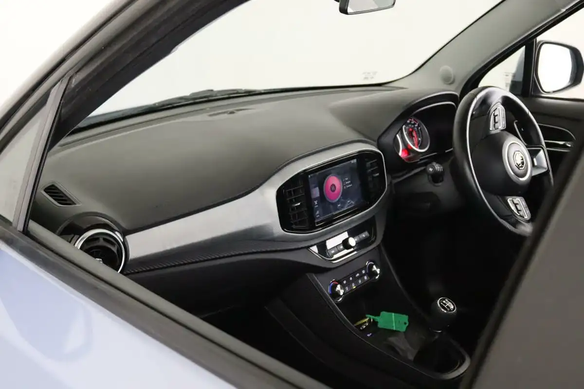 2023-mg-mg3-15-vti-tech-exclusive-nav-big-12