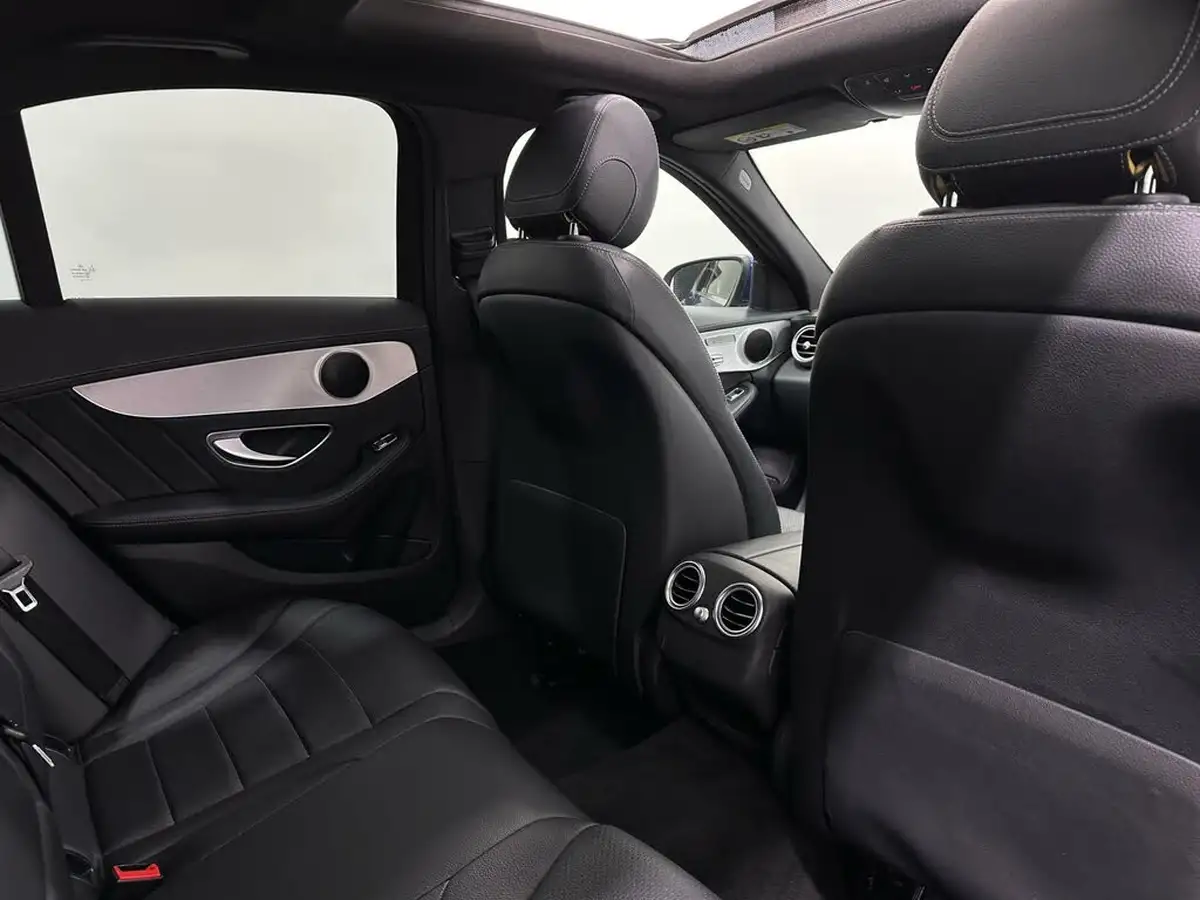 2015-mercedes-benz-c-class-21cdi-c300-amg-line-premiumss-saloon-4d-big-40