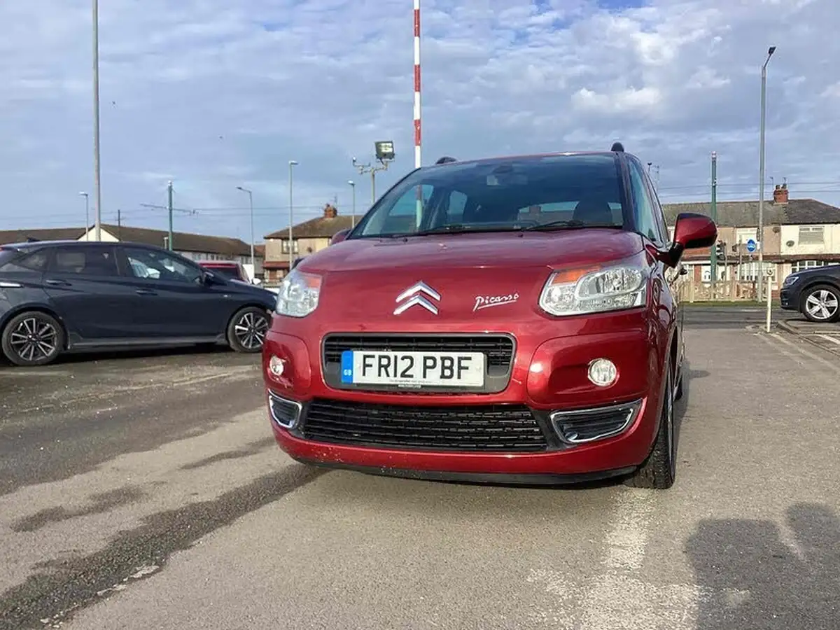 2012-citroen-c3-picasso-16-exclusive-vti-egs6-big-19