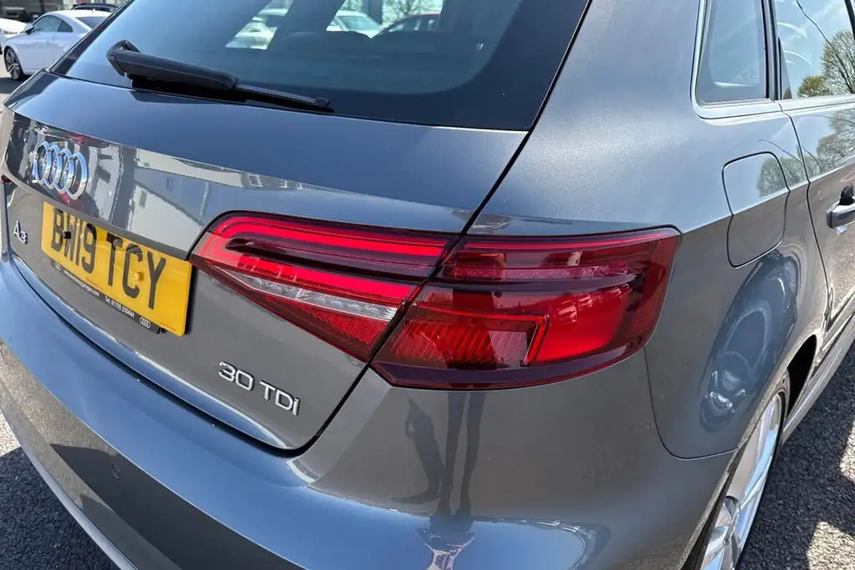 2019-audi-a3-16-30-tdi-s-line-sportback-5d-big-7