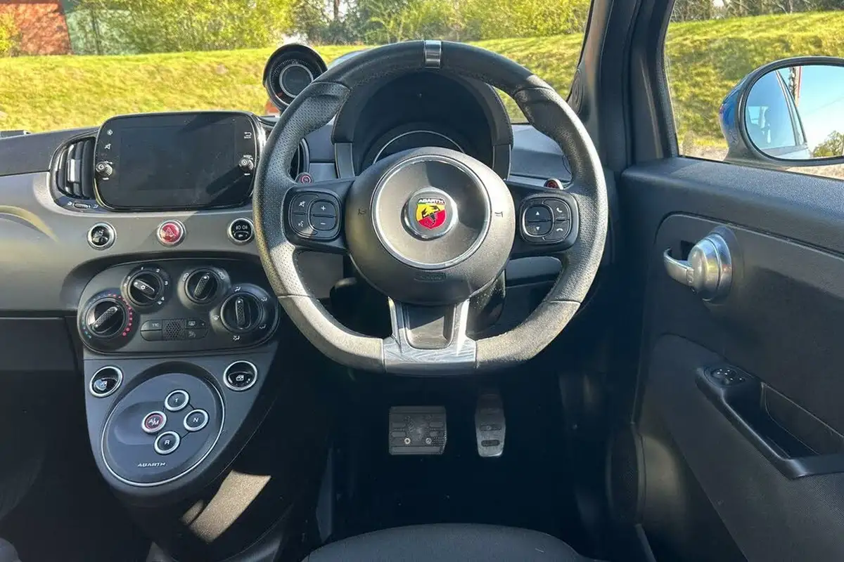 2021-abarth-595-14-tjet-f-mta-big-21