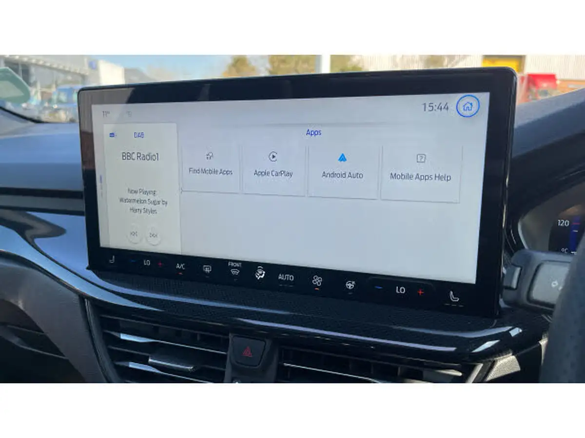 2022-ford-focus-10t-st-line-vignale-155ps-hybrid-mhev-estate-big-33