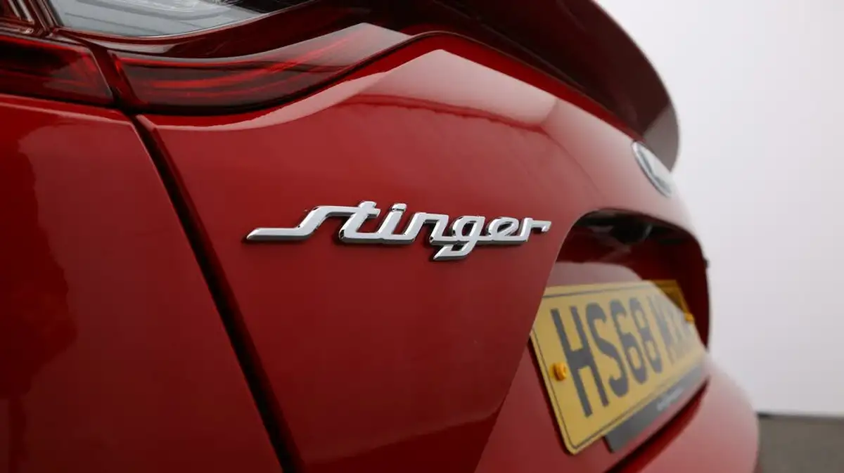 2019-kia-stinger-20-t-gdi-gt-line-s-244bhp-big-22